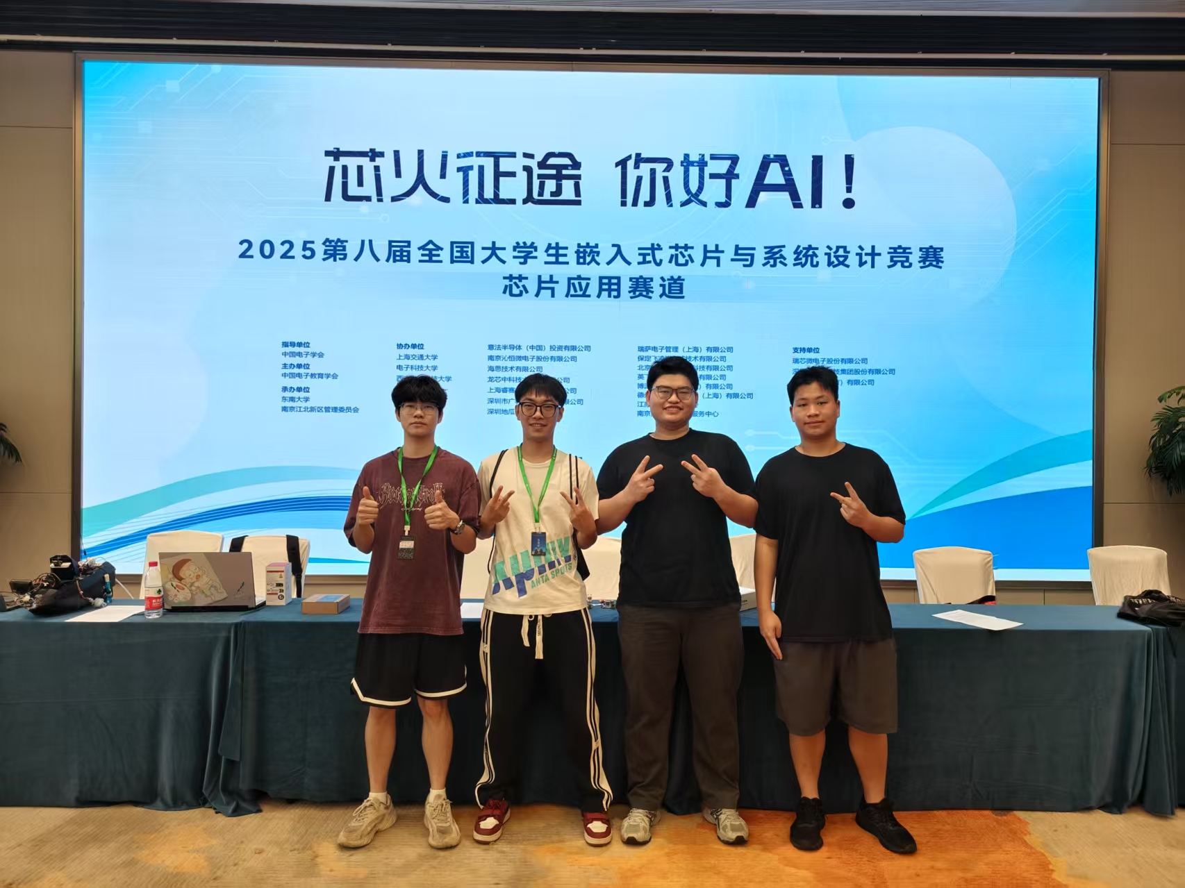 f7ddba03d8264478abbe9017f298c521.jpg f7ddba03d8264478abbe9017f298c521.jpg