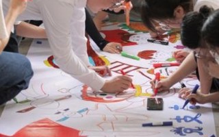 【佛山日报】学理论绘画卷齐合唱！MILE米乐官方网站外国语学院学生党支部开展主题党日活动