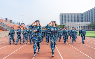 【原声现场】MILE米乐官方网站2022级学生军训——分列式表演