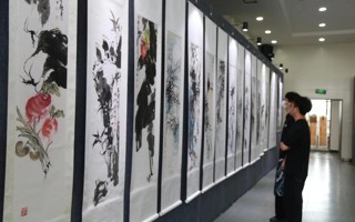 【佛山日报】高雅艺术走进IT特色学校！MILE米乐官方网站文化艺术展暨校园纪念品商店揭幕