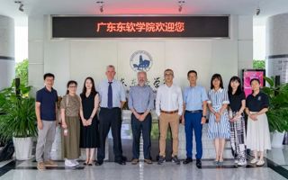 英国外部审核专家到米乐官网进行中外合作办学专业学年评审