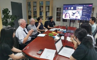 英国外部审核专家到米乐官网进行中外合作办学专业学年评审