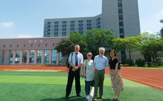 英国外部审核专家到米乐官网进行中外合作办学专业学年评审