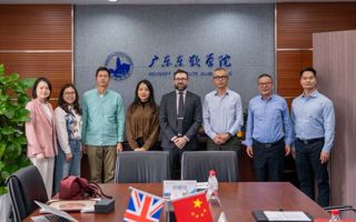 英国爱丁堡龙比亚大学到访米乐官网推进深度合作