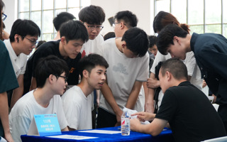 米乐官网举办2024年校园招聘会