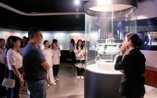 米乐官网信工学院党总支开展“以廉政警示教育为鉴，继承红色精神向前”红色研学活动