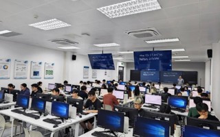 米乐官网学子在蓝桥杯中荣获佳绩