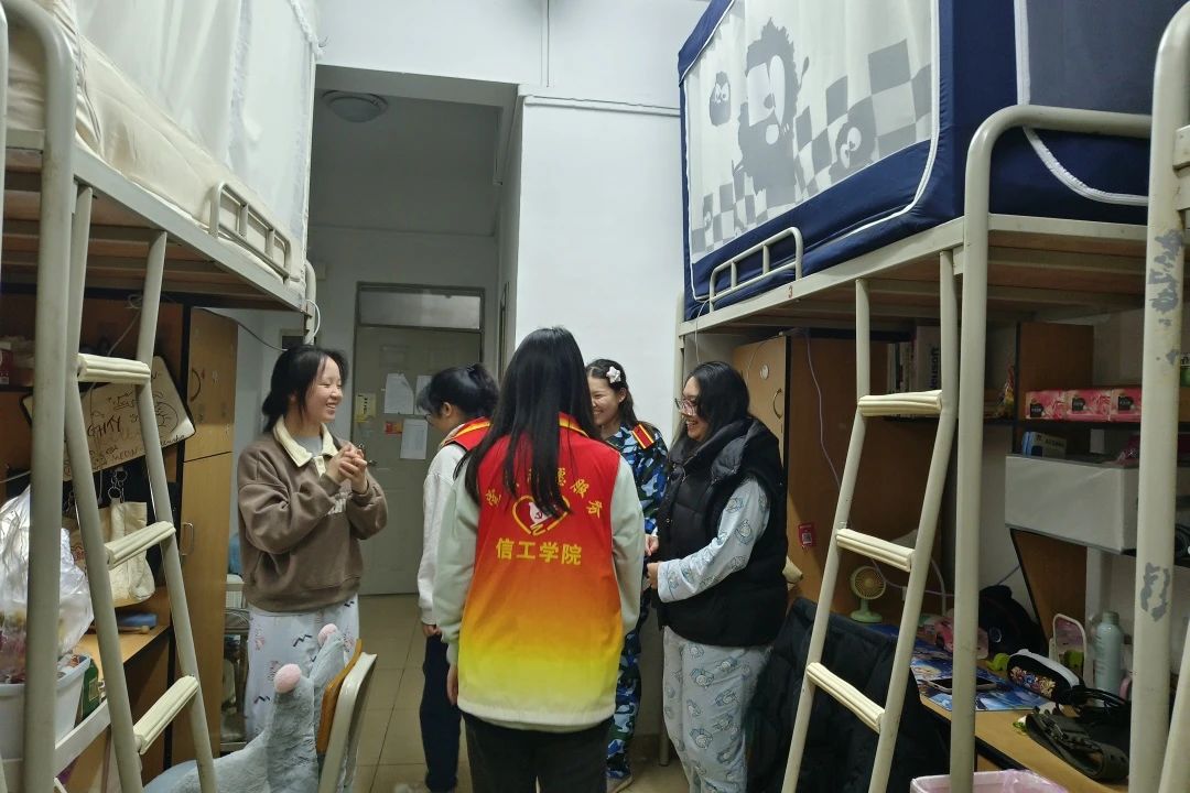 bbdaf9b79e5144858199dfaa2ae9eede.jpg bbdaf9b79e5144858199dfaa2ae9eede.jpg